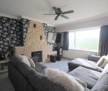 Selwood Gardens, Stanwell, Middlesex,TW19 - Photo 2