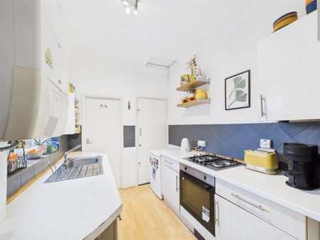 3 bedroom apartment to rent - Photo 5