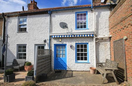 2 bedroom terraced house to rent - Photo 2