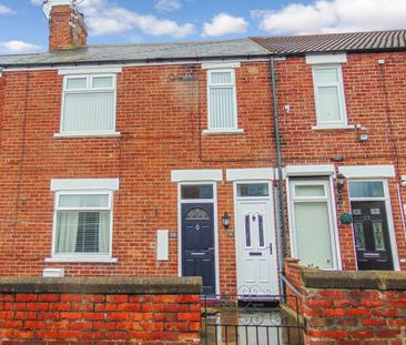 2 bed upper flat to rent in NE22 - Photo 2