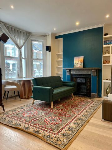 2 Bed Flat, College Place, NW1 - Photo 2