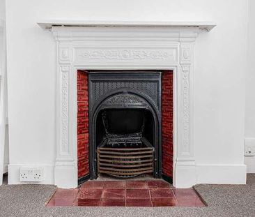 Hermon Hill, South Woodford, E18 - Photo 2