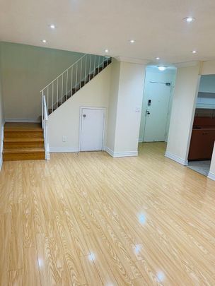 For Lease - 3025 The Credit Woodlands Road Unit# 330, Mississauga, Ontario - Photo 1