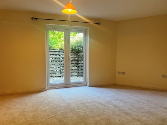 The Crossings, Newark, Nottinghamshire, NG24 - Photo 1