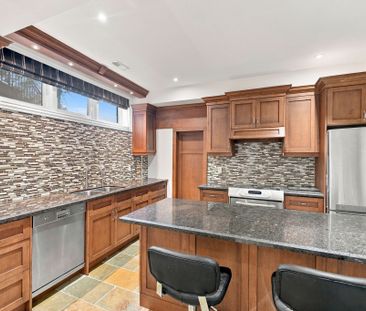 For Lease - 36 Abbruzze Court, Vaughan, Ontario - Photo 3