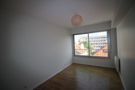Location Appartement 4 pièces 87m² BAYONNE 64100 - Photo 4