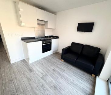 Studio to rent - Photo 2