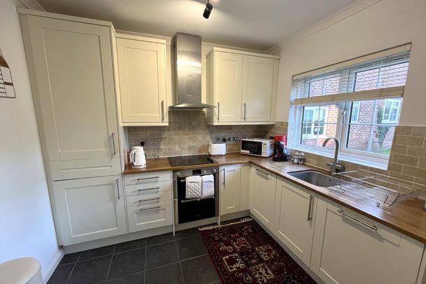 2 bedroom terraced house to rent - Photo 1