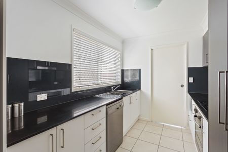 1/87 Carlingford Circuit, Warner QLD 4500 - Townhouse For Rent - $630 | Domain - Photo 4