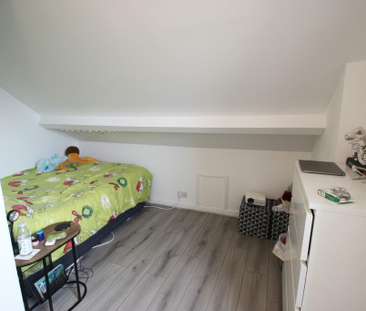 4 bedroom end of terrace house to rent - Photo 6