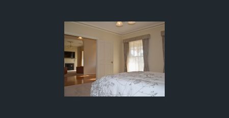 FULLY FURNISHED - CONTACT AGENT FOR AVAILABILITY!! - Photo 4