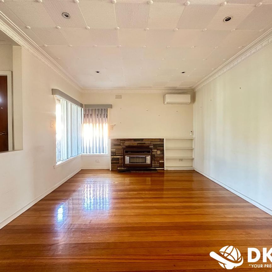 Conveniently Located in St Albans - Photo 1