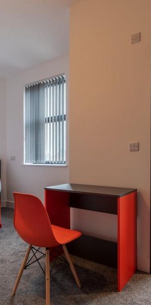 1 bedroom in a house share to rent - Photo 1