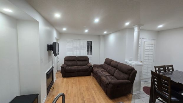 For Lease - 555 Garden Walk Unit# Upper, Mississauga, Ontario - Photo 1