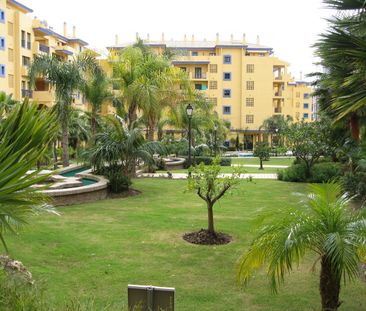 Apartment in San Pedro de Alcántara, Costa del Sol - Photo 1