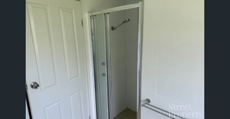 3 Bedroom Home in sought after location - Photo 2