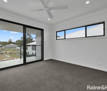 Luxurious Townhouse Living - Photo 3