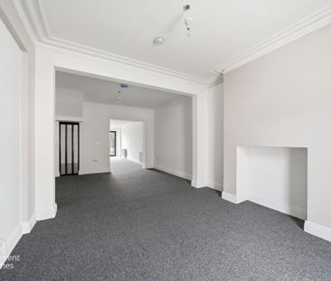 3 Bay Road, Larne, BT40 1DE - Photo 4