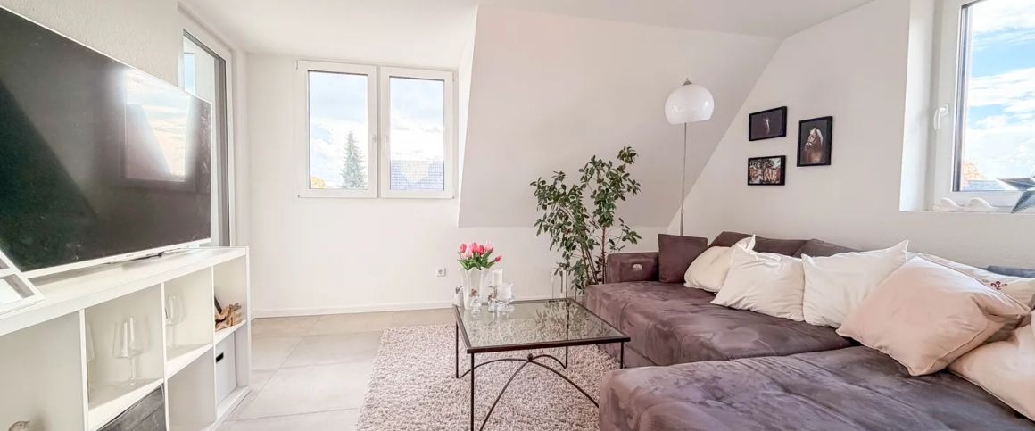 Tolle DG-Wohnung - mit Spitzboden und Loggia - Foto 1