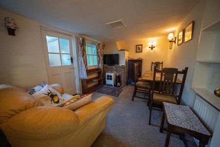 2 bedroom semi-detached house to rent - Photo 2