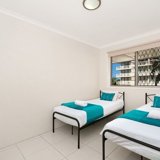 Stylish 2-Bedroom Unit in Prime Broadbeach Location - Photo 1