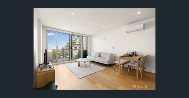 Contemporary Apartment Living with City Views - Photo 1