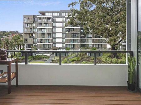 Modern 2-Bedroom Apartment in the Heart of Putney Hill - Photo 3