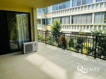 “Great Location!! Walking Distance To Shops & Restaurants” - Photo 5