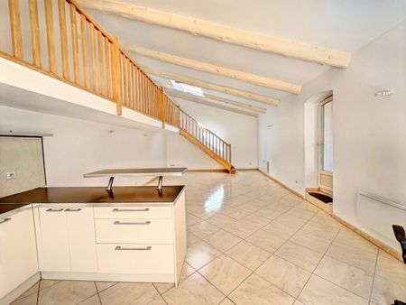 Location Maison 3 pièces 91m² LAMBESC 13410 - Photo 2