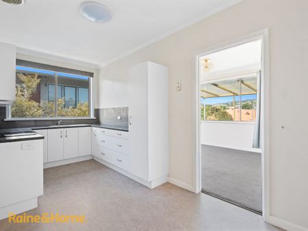 Apartment within walking distance to the city! - Photo 2