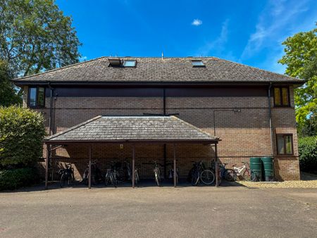Twickenham Court, Cambridge - Photo 2