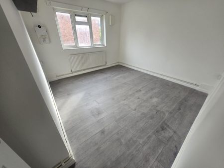 2 Bed Flat, Lawless House, E14 - Photo 2