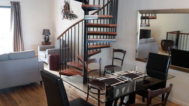 Modern, furnished, CBD T/house - Photo 1