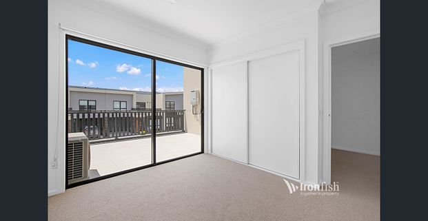 3 BEDROOM TOWNHOUSE at LINC Townhomes - Photo 1