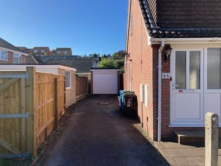 3 bed semi-detached house to rent in Bridgewater Road, Poole, BH12 - Photo 3