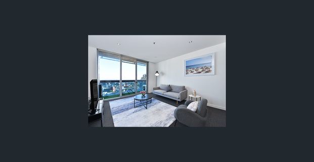 Fully furnished 2 bedroom, close to everything, on top of QV - Photo 1