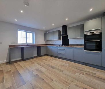 3 bedroom semi-detached house to rent - Photo 4