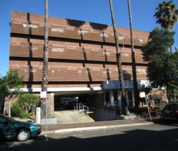 Centrally Located Studio apartment - Photo 4