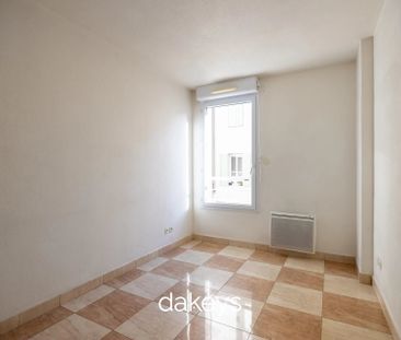 Location Appartement 2 pièces 35m² MARSEILLE 8ème - Photo 3