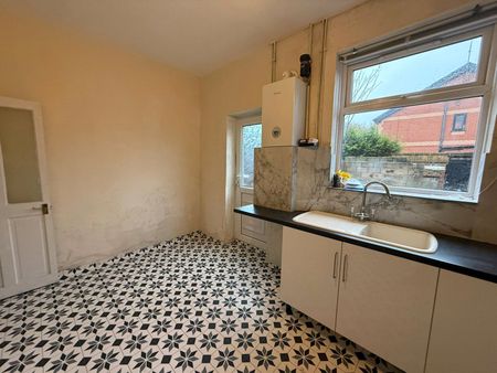 2 bedroom house to rent Station Road, Haydock, St. Helens, Merseyside, WA11 - Photo 3