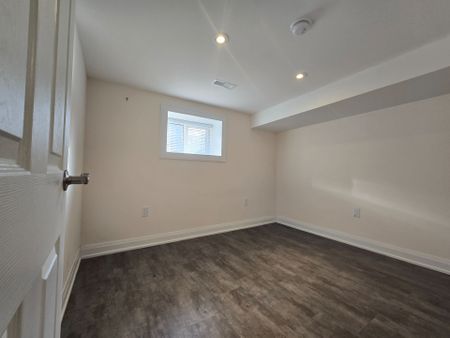 For Lease - 1078 Sawyer Avenue, Mississauga, Ontario - Photo 5