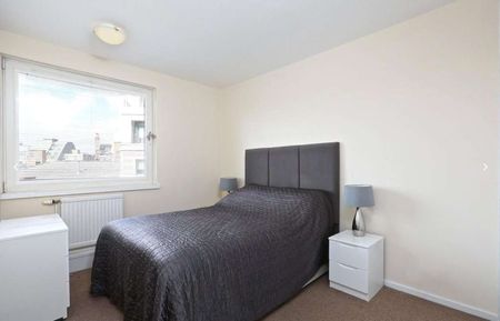 This spacious one bedroom one bathroom apartment is set on the sixth floor of this superbly located building in the heart of Westminster with a fantastic view. - Photo 4