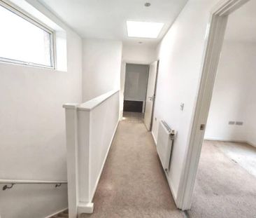 3 bedroom maisonette to rent - Photo 3