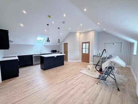 The Lodge, 11 Reservoir Road, Banbridge, BT32 4LD - Photo 2
