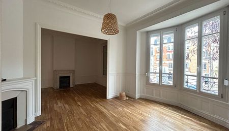 Appartement 5 pièces 109m2 REIMS 1 380 euros - Photo 2