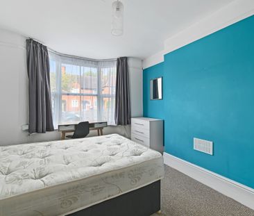 6 Bed Student Accommodation - Photo 6