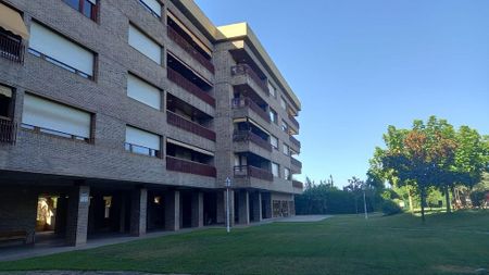 4 room luxury Apartment for rent in Zaragoza, Spain - Foto 2