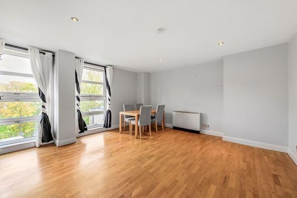 2 bedroom flat to rent - Photo 1