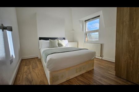 2 Bed Flat, Station Road, E7 - Photo 3