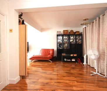 5 bedroom semi-detached house to rent - Photo 5